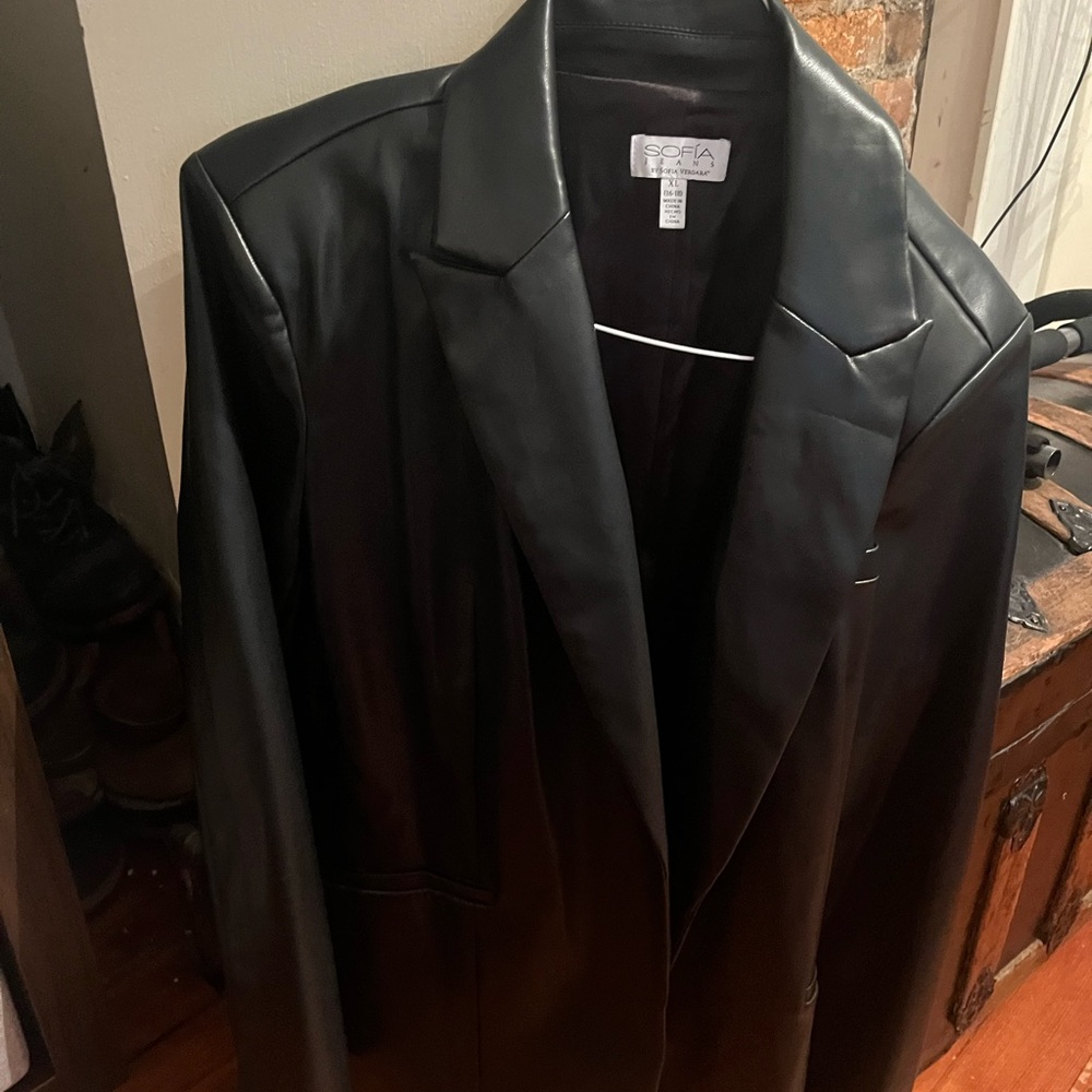 Sofia by Sofia Vergara Sleek Black Suit Jacket